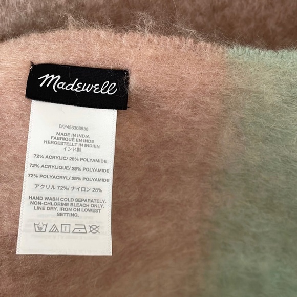 Pre Owned Madewell Brushed Plaid Oversized Scarf - Picture 9 of 9